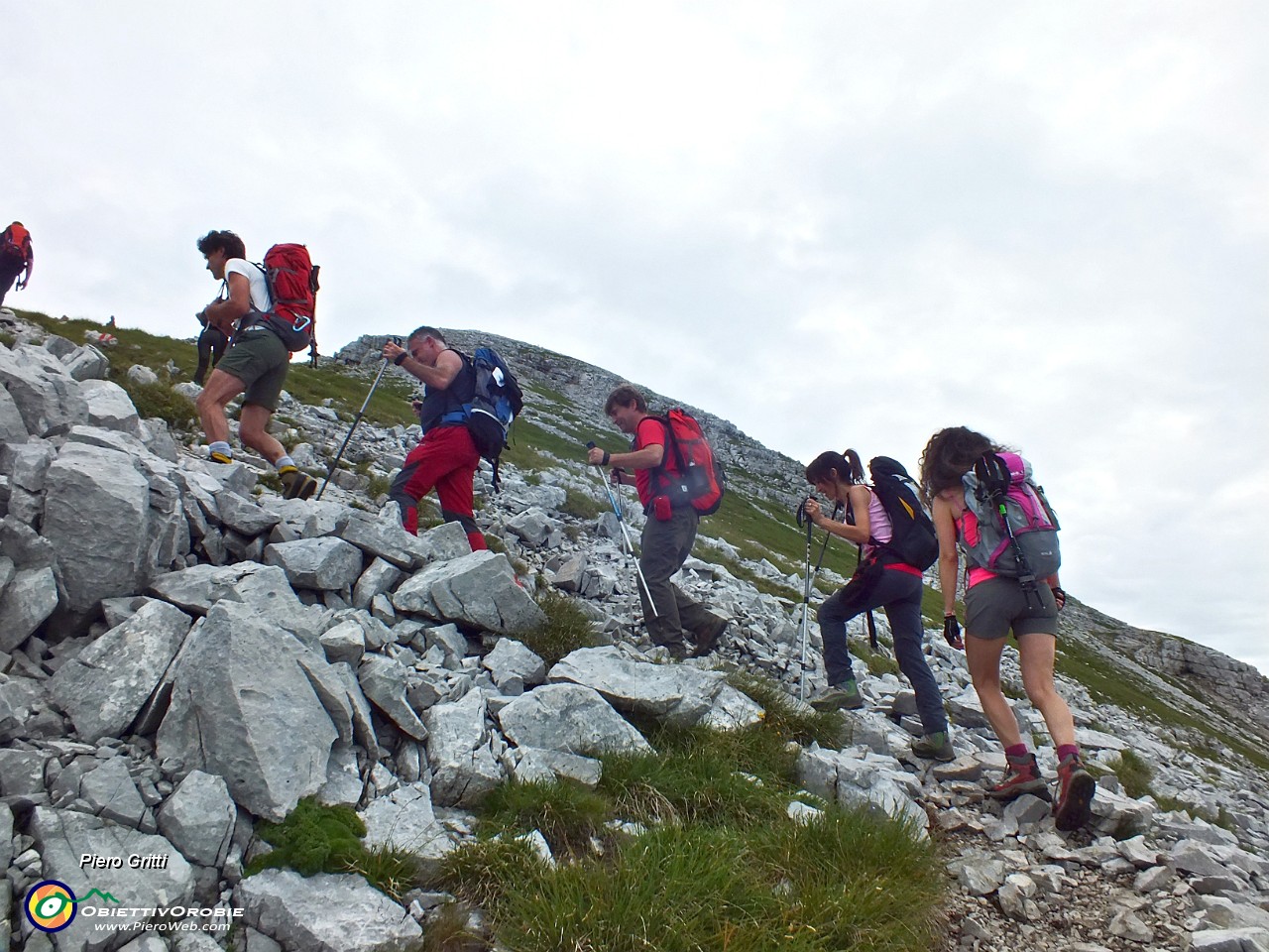 03 Salendo da Capanna 2000 sul Pizzo Arera.JPG